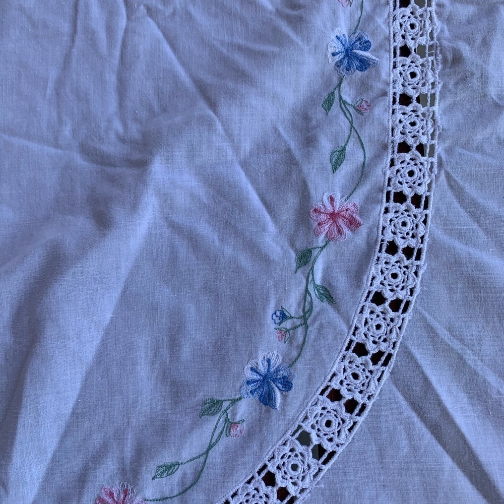 Table cloth - Picture 5 of 9
